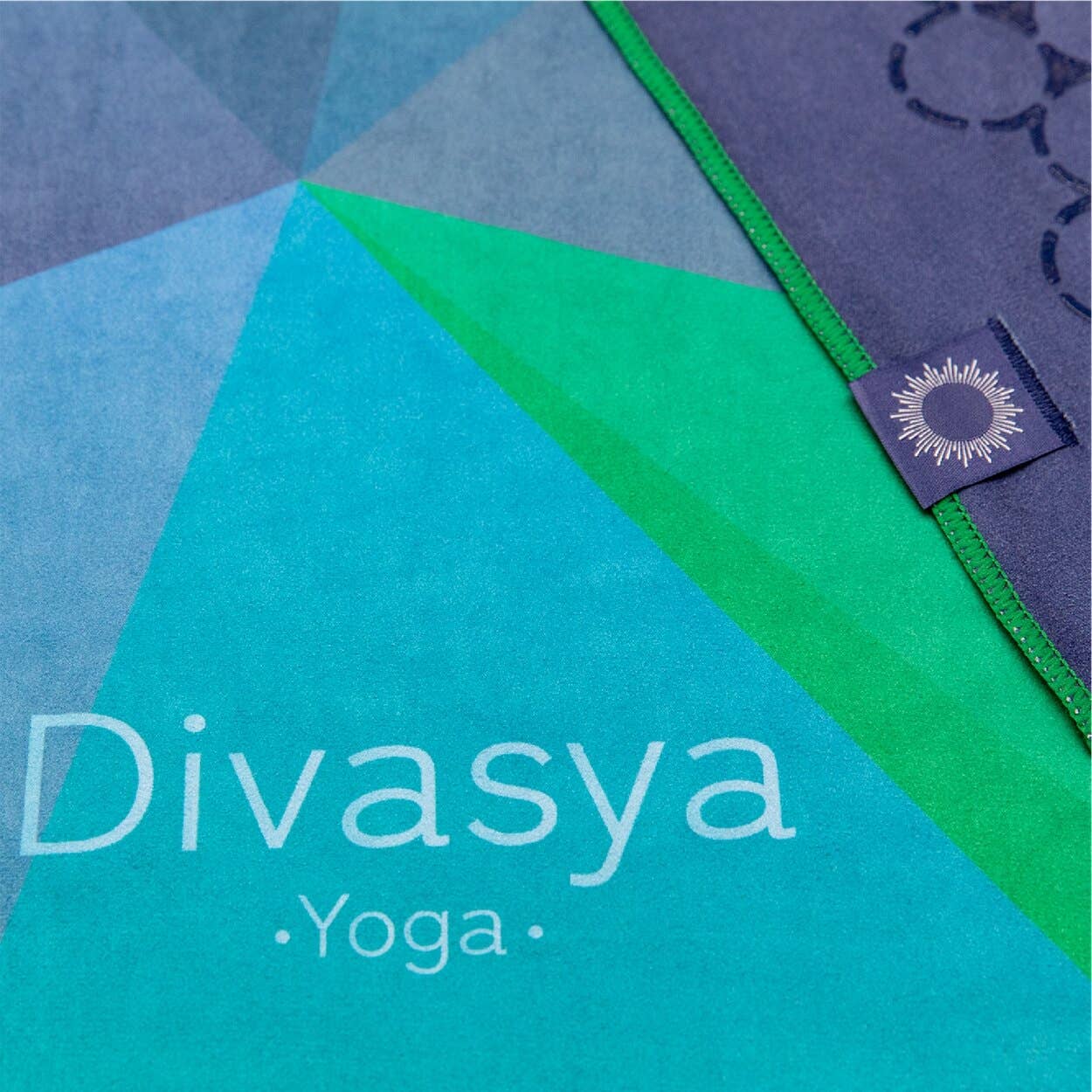 Divasya - Wholesale Yoga Towel - Yoga Towel Set | 1 Yoga Towel with Silicone Honeycomb Structure & 1 Face Towel | in 6 Colors6