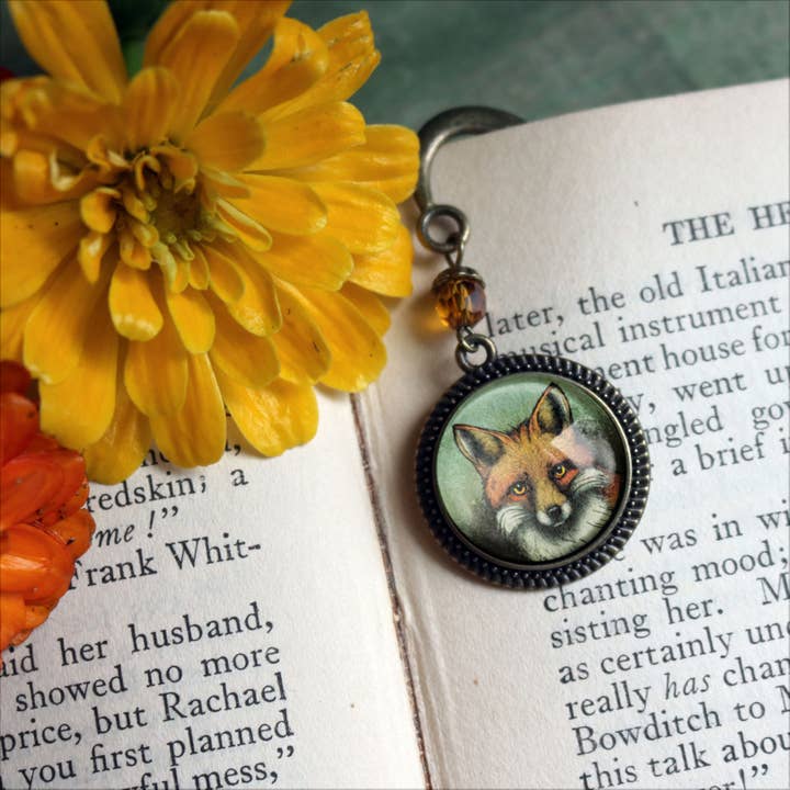 Marcador de Livro em Bronze com Raposa da Floresta e Ornamento Pendente por atacado de The Divine Iguana