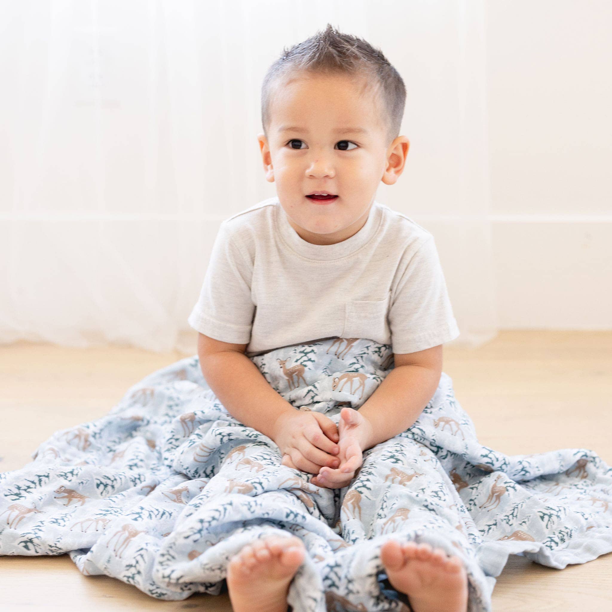 Peachier Goods - Wholesale Bedding Blanket - Kids & Baby - Blitzen & Nova Blue Reversible Blanket4