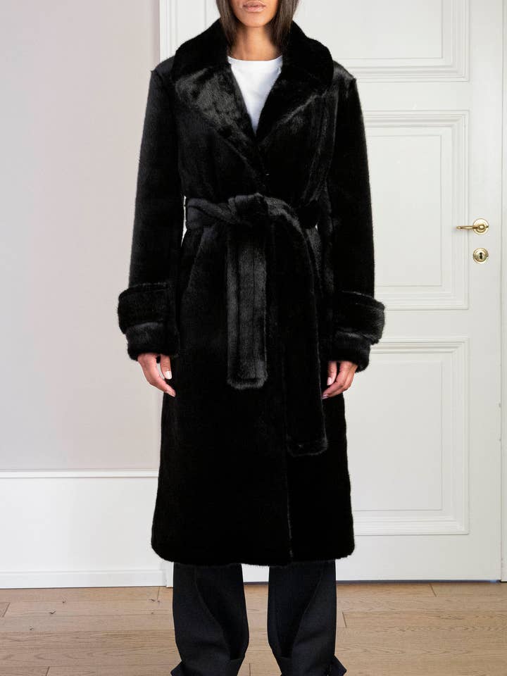 Long soldat noir pour la vente par FAZ