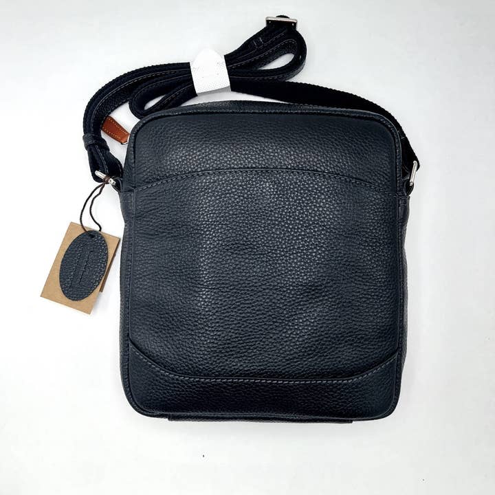 Genuine leather shoulder bag, for men, art. DO4807 for wholesale by Suie Valentini srl