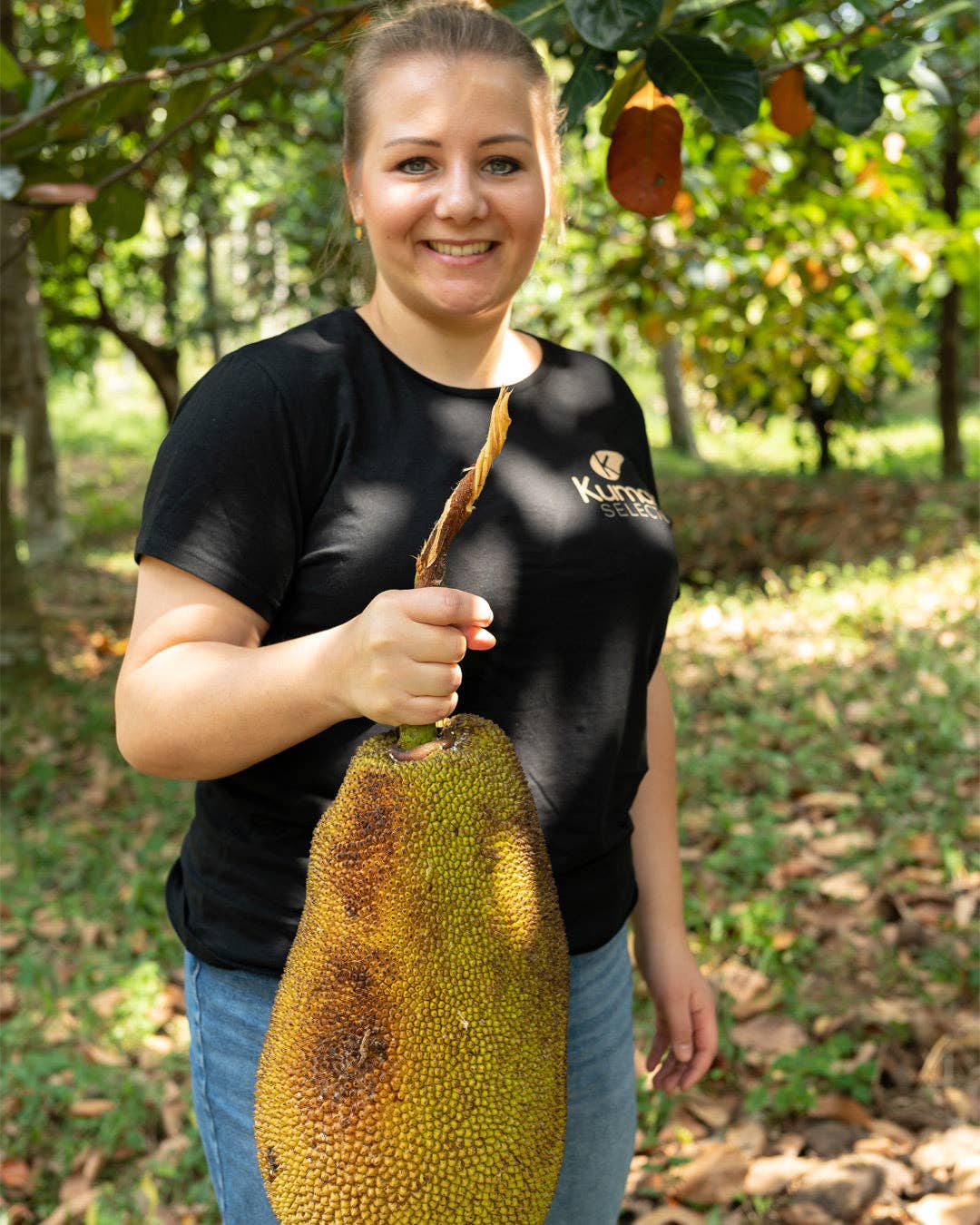 Kumaio® - Wholesale Fruit Snacks - Organic sweet jackfruit, in a jar - 220 g1