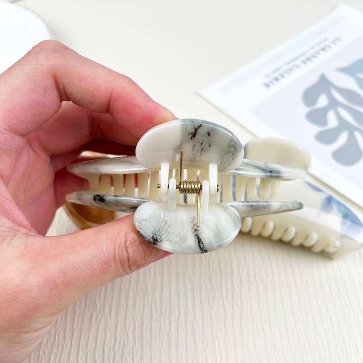 SoapElenGlen - Wholesale Hair Clip - Women's - Ink Painting Style claw clip elegant hair clips1