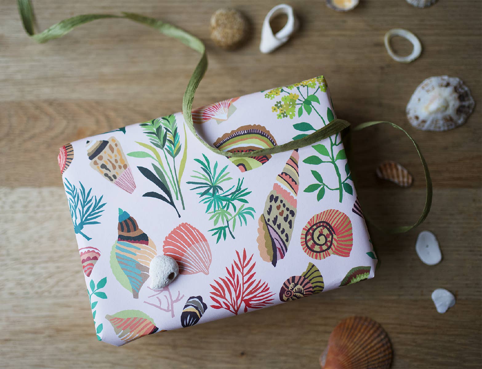 Brie Harrison Ltd – Engroshandel Gavepapir – Skaller Gaveindpakning1