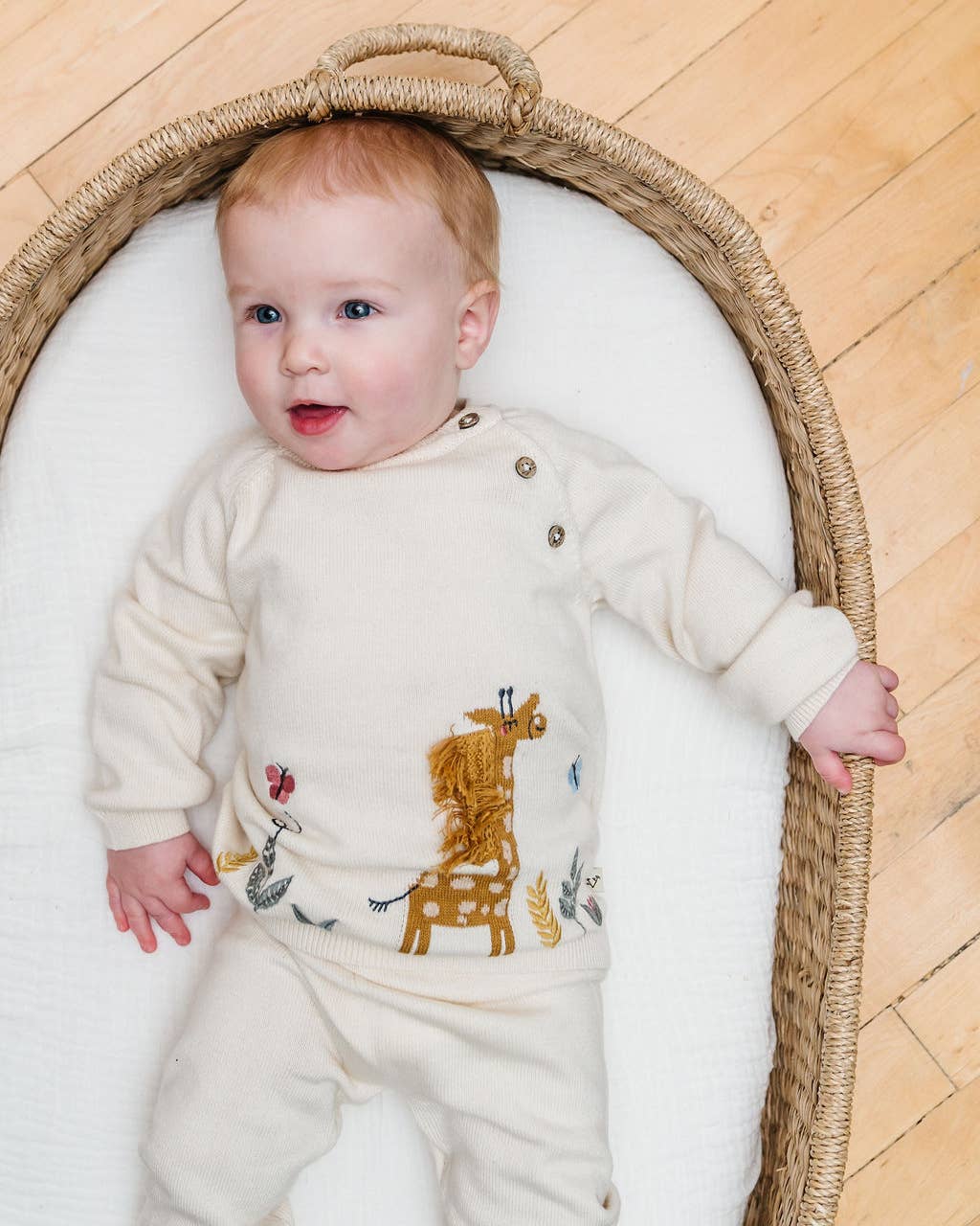Naturlig Girafbroderet strikket babypullovertrøje (økologisk) for engroshandel på Faire6