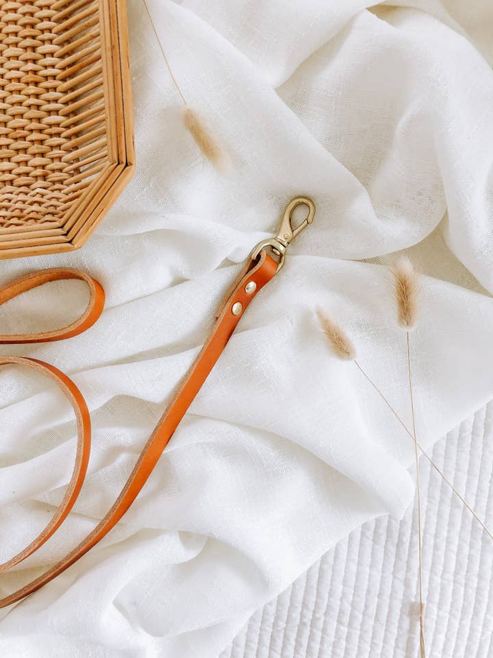 Caramel lederen hondenriem voor wholesale door EMBER & IVORY