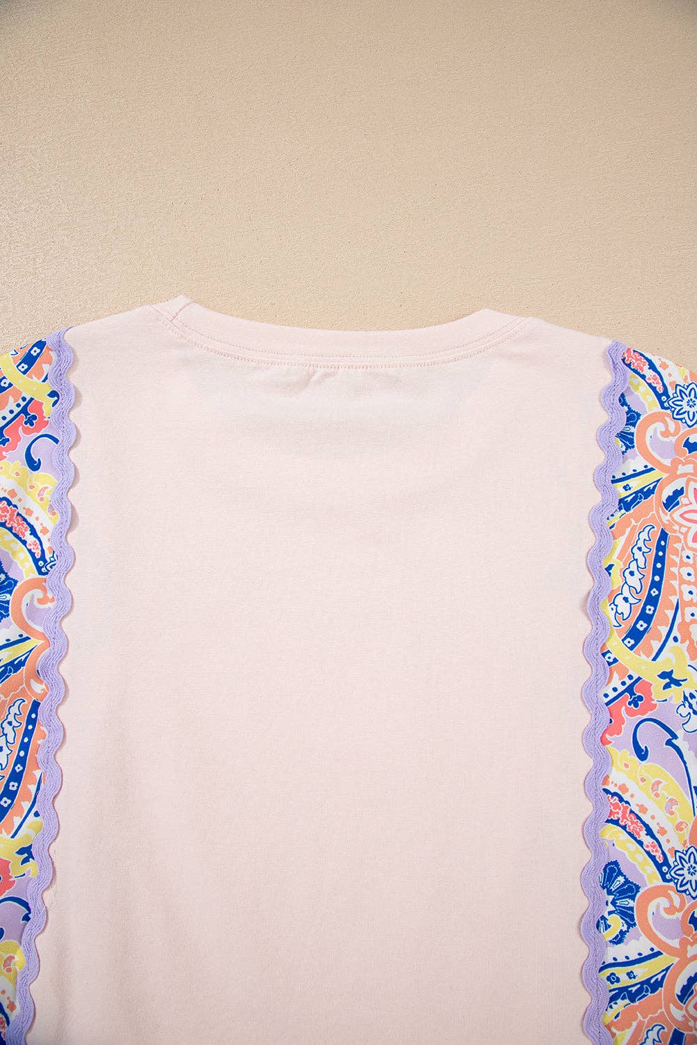 Delikatesse Delikatesse Ricrac-Besatz Blumen-Karo-Patchwork-Puffärmel-Bluse für den Großhandel auf Faire8