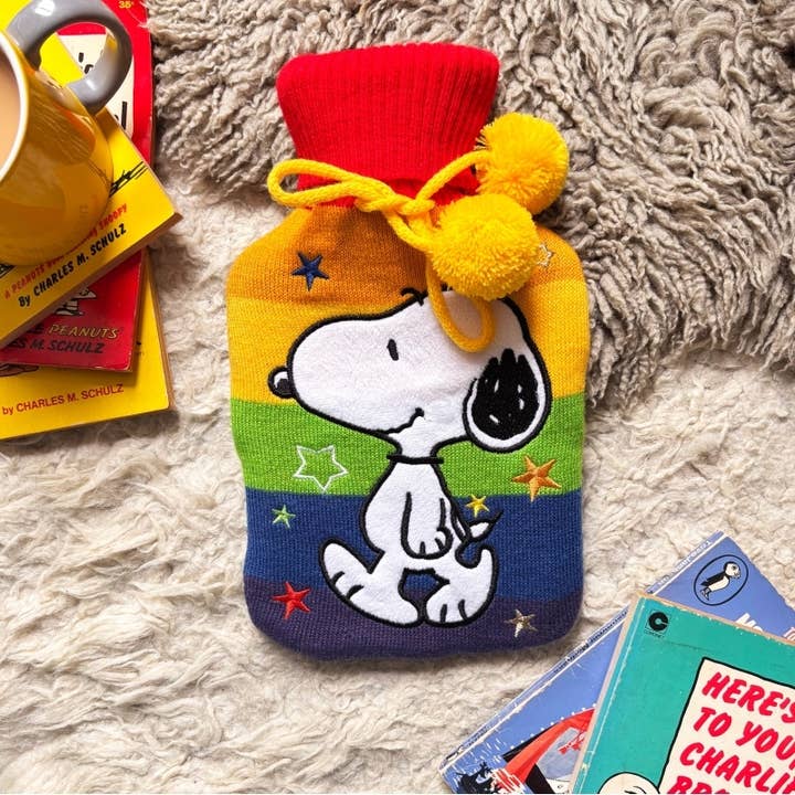 Bouillotte Arc-en-ciel Snoopy Peanuts pour la vente par House of Disaster