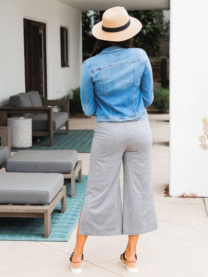 Tickled Teal - Vendita all'ingrosso Pantalone - Donna - Pantaloni Leanne cropped con orlo diviso12