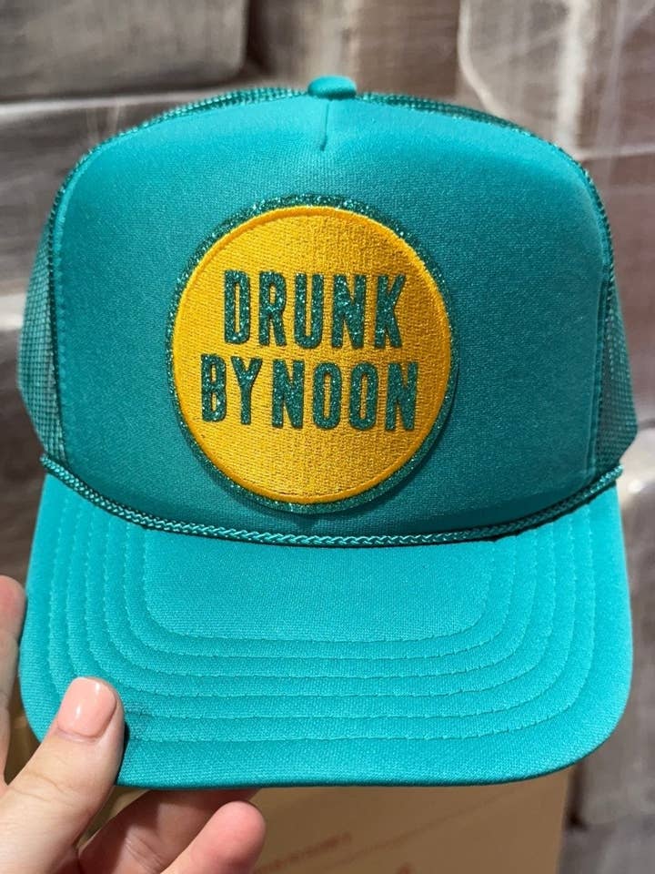 Drunk By Noon Patch Trucker Kasket for engroshandel hos Wild Junkie