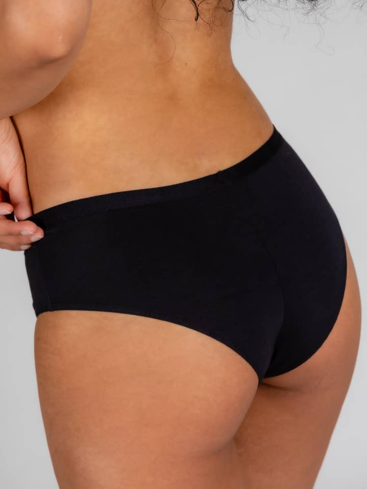 Shinesty, Inc - Vente Sous-vêtements – femme - Le Niveau de Menace Minuit | Culotte Échancrée Noire en Modal1