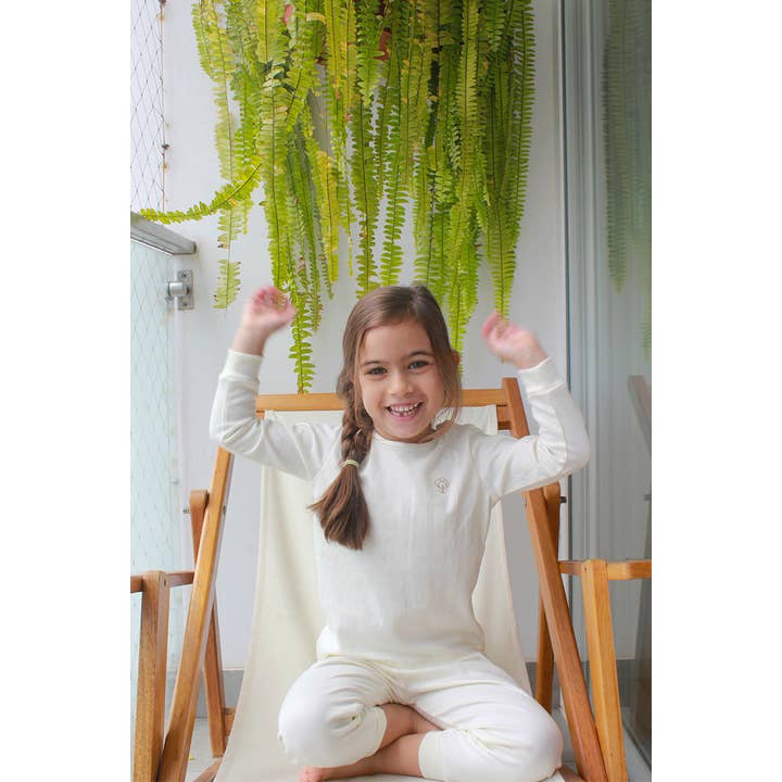 Creme pyjamasæt i økologisk Pima bomuld for engroshandel hos Snuggles n Cuddles