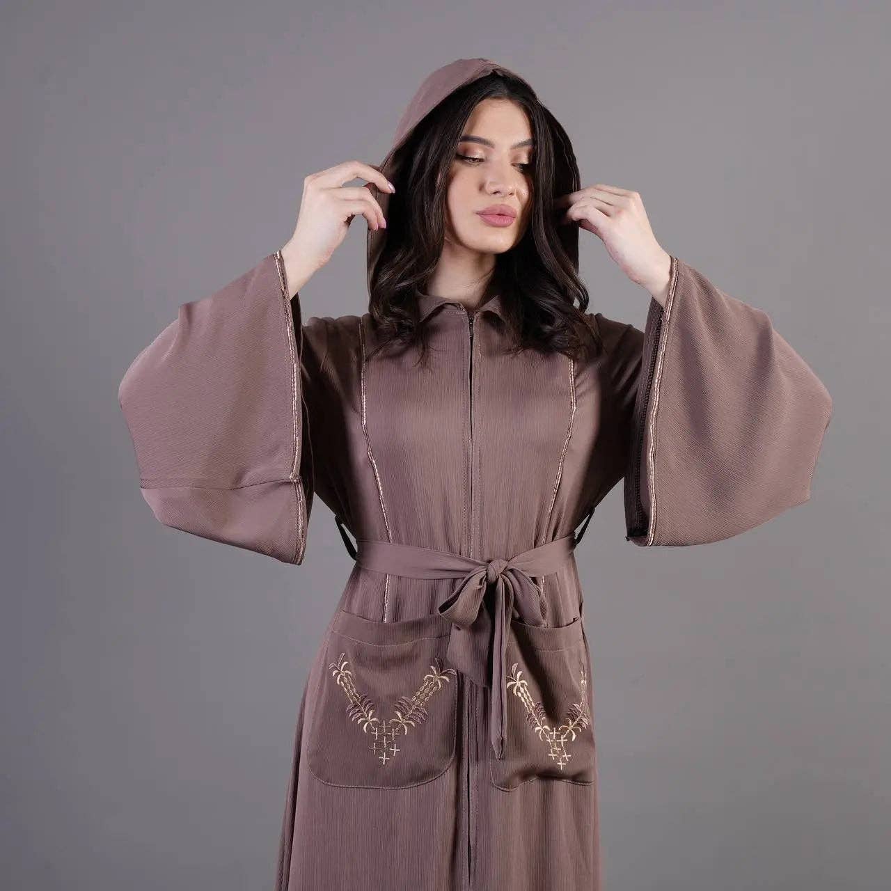 Palestinian Elegance - Vente Caftan – femme - Abaya de Poche Chic : L'Élégance Rencontre la Fonctionnalité5