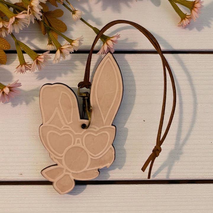 Retro-Kaugummi-Häschen-Lederduftanhänger für den Großhandel von Fresh Hide - Molock Collections