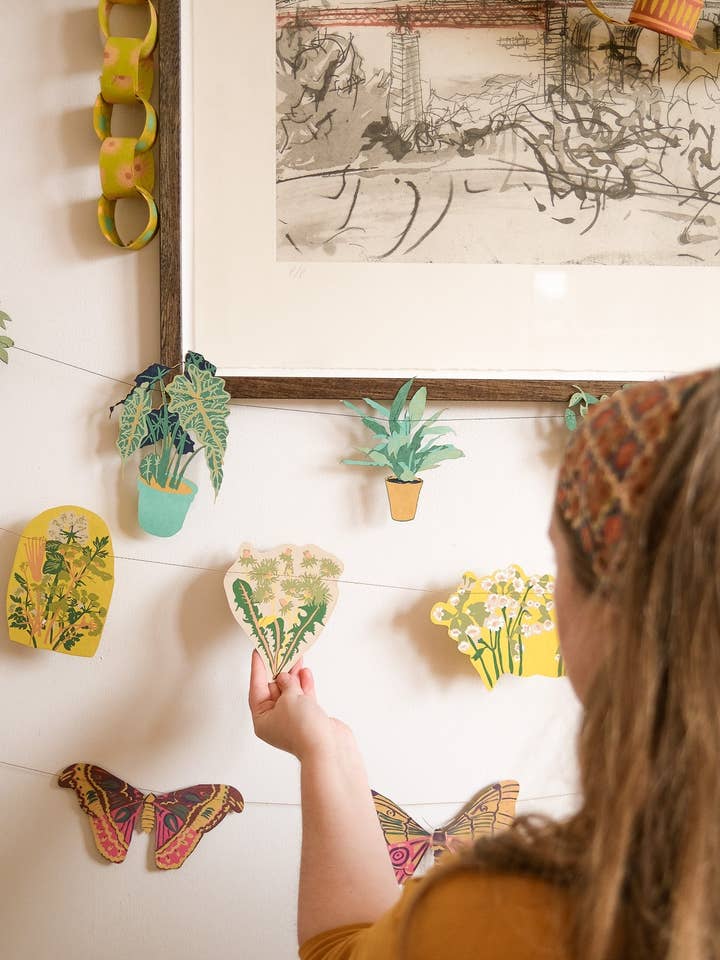 GUIRLANDE COUSUE DE FLEURS DE PRINTEMPS pour la vente par East End Press