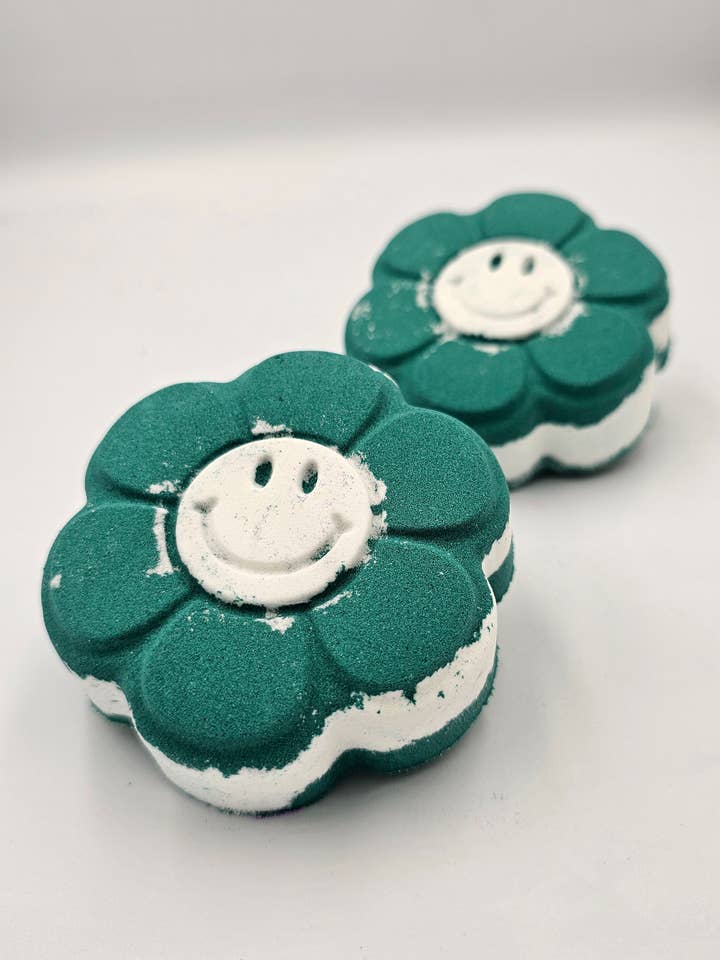 Daisy bath bombs Black Orchid for wholesale by Glamfizz