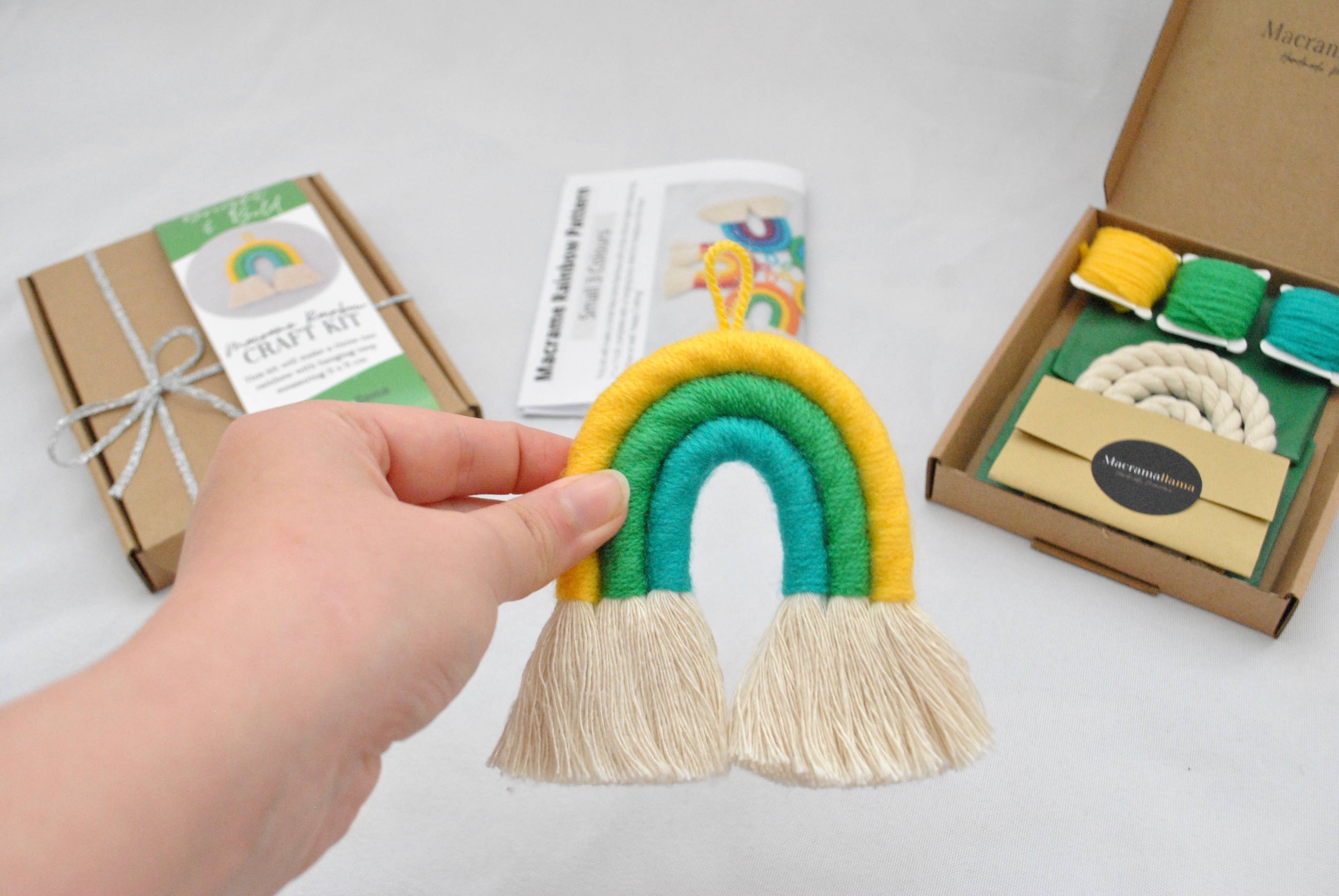 Macramallama - Vente Kit de bricolage - Kit d'artisanat arc-en-ciel en macramé brillant et audacieux8