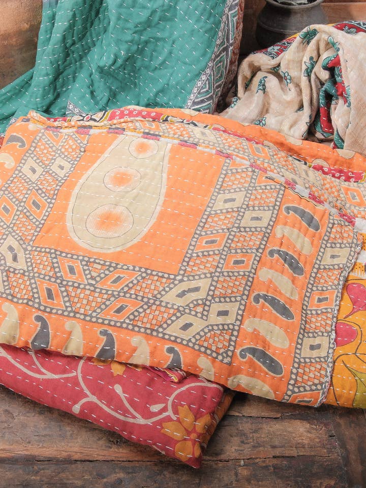 Quilts Kantha Vintage Faits Main pour la vente par Golden Oldies Antiques