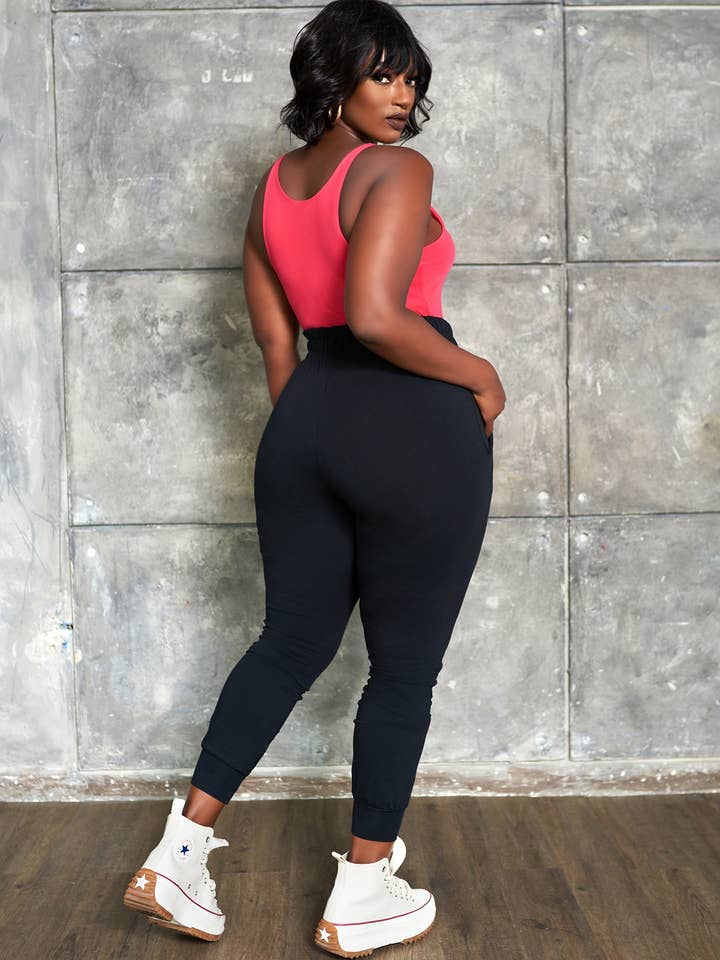 Essential Drawstring Joggers W. Pockets - Black for wholesale on Faire3