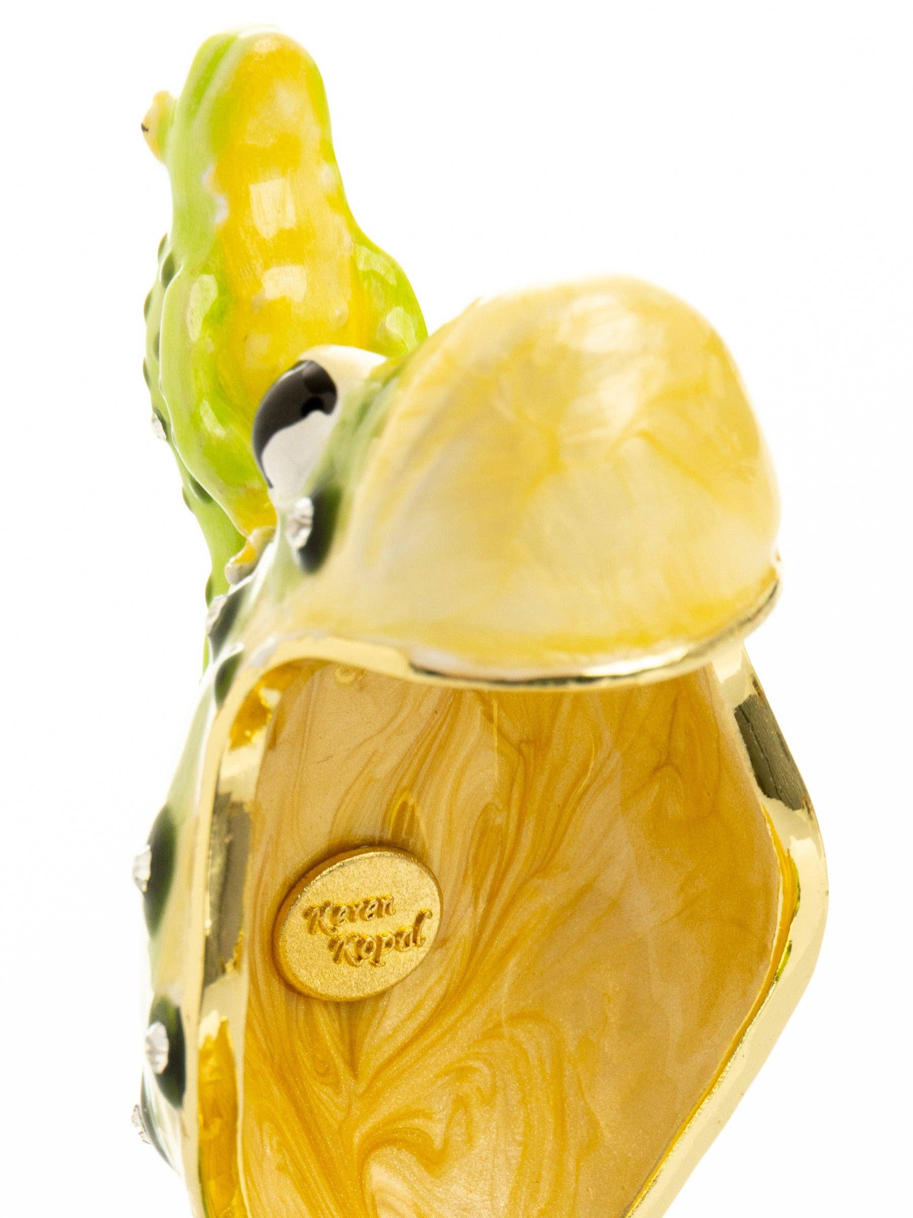 Keren Kopal – wholesale Decorative figurine – Black Spotted Toad Frog with a Baby Frog on the back7