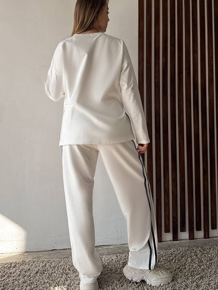 Azuri Fashion Group - Wholesale Lounge Set - Women's - Milk suit with contrasting stripes4