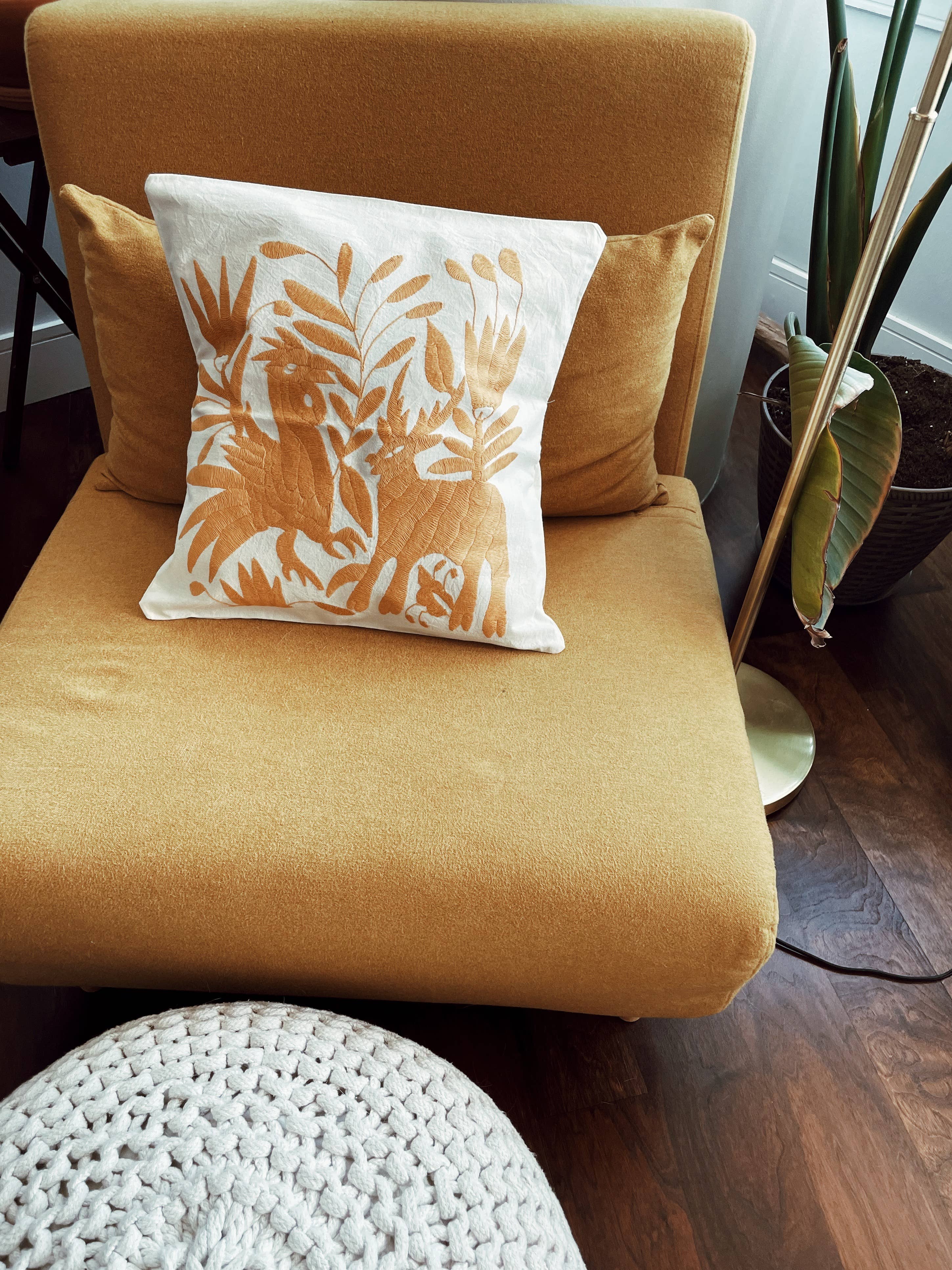 Pura Vida – Engroshandel Pyntepudebetræk – Broderet mexicansk pudebetræk Minimalistisk Dyr i farve17