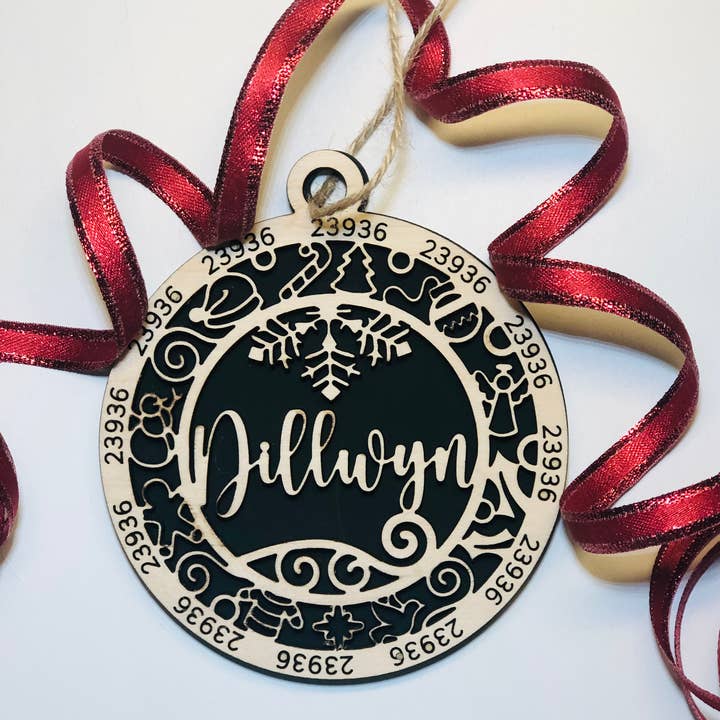 Rag Crazy Creates - Vente Objets de décoration - Décorations personnalisées avec code postal de la ville natale6