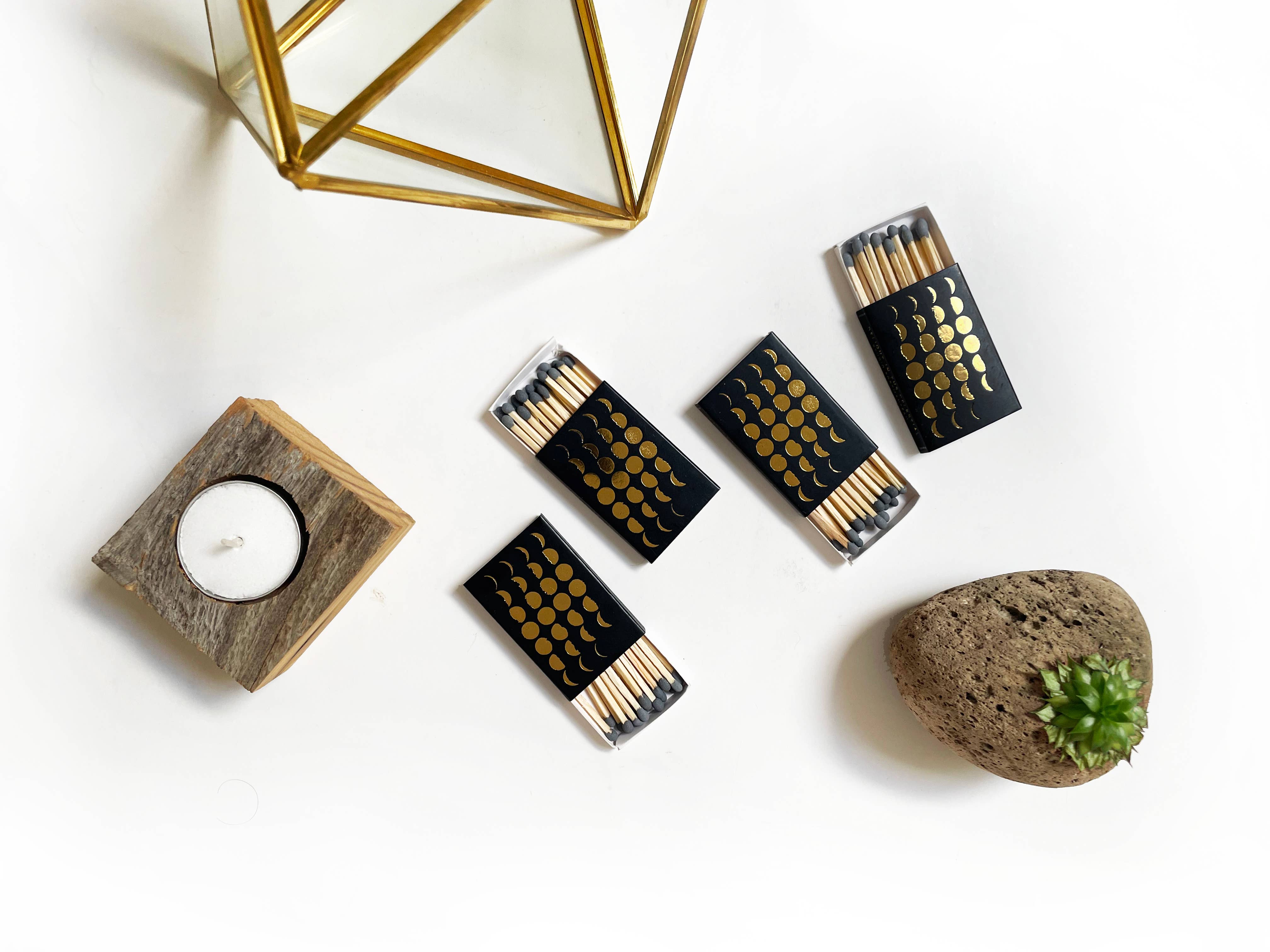 Studio Portmanteau – Suporte de fósforos por atacado – Caixa de Fósforos Fases da Lua | Ouro na Decoração Celestial Preta1