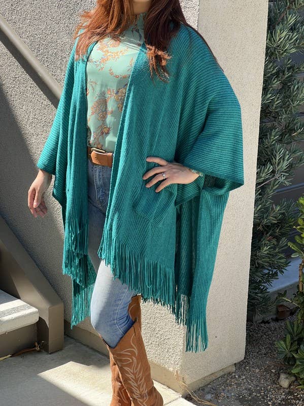 Justin & Taylor – wholesale Kofta - Dam – Harlow cardigan | Kimono-cardigan med fickor och fransad nederkant19