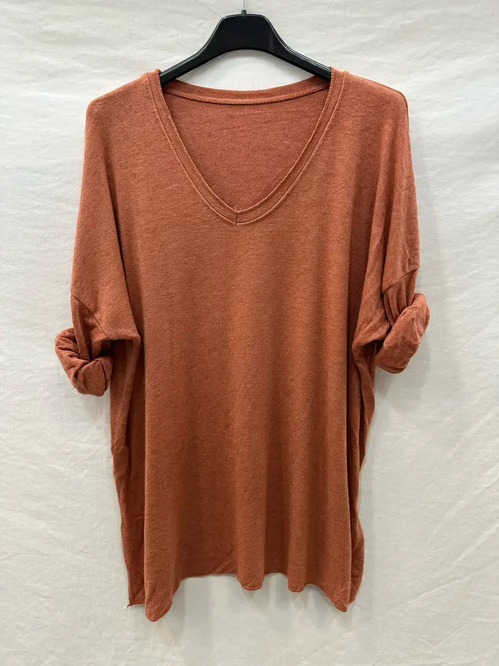 Mimi & Gogo – wholesale Pullovertröja - Dam – Grundläggande V-ringad topp @6337_PulVVFente1