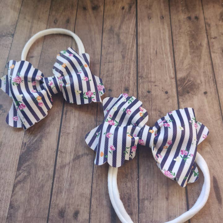 Pinstripe Floral Pandebånd Bue for engroshandel hos 3d beauty brand