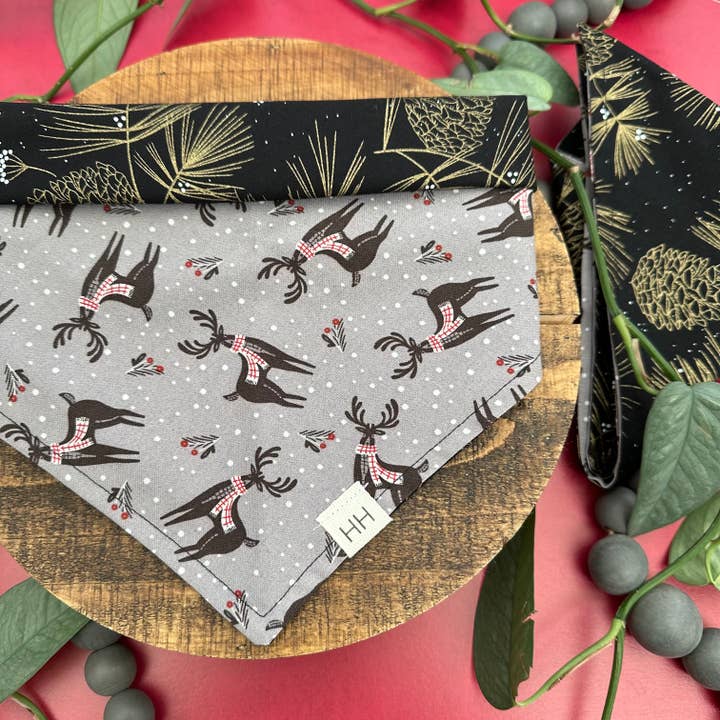 Bandana de renne pour la vente par Hodge House