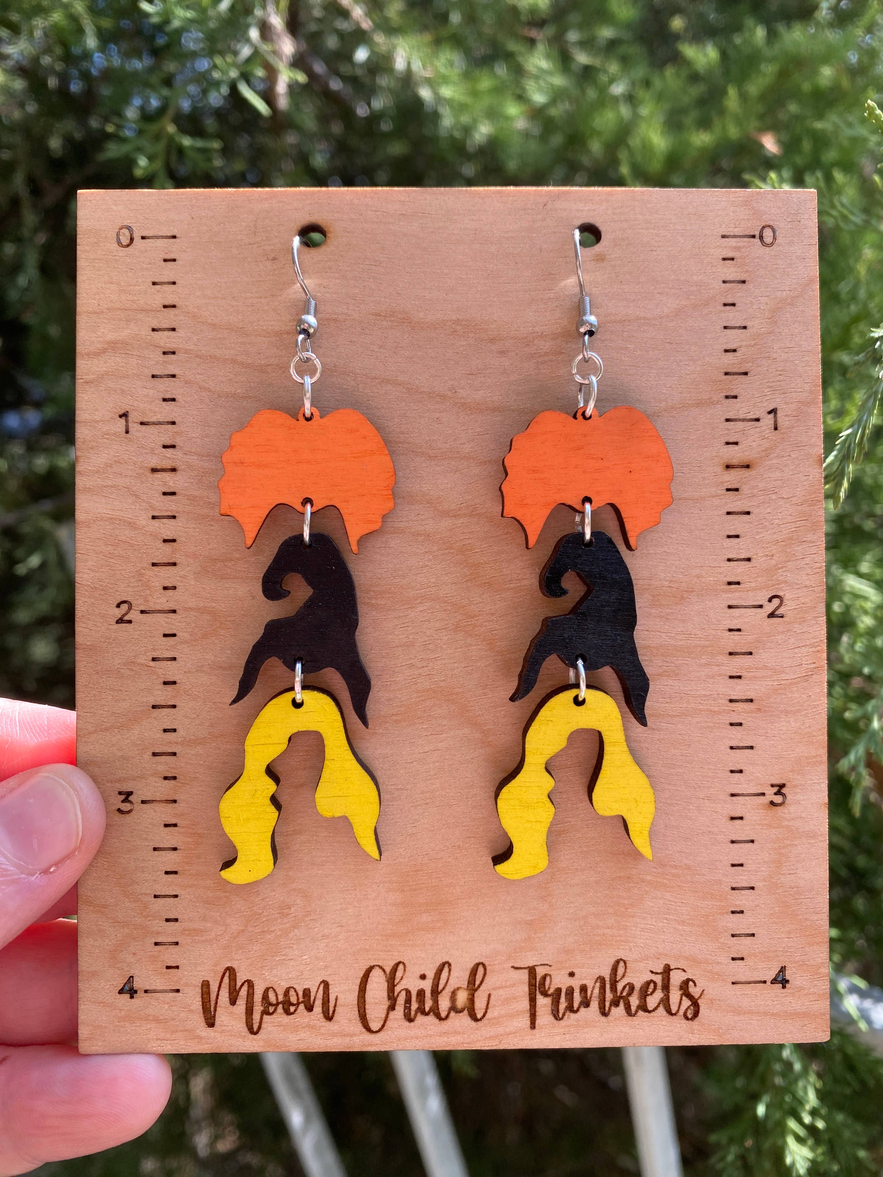 Moon Child Trinkets - Vendita all'ingrosso Orecchini pendenti - Orecchini in legno Hocus Pocus Sanderson Sisters1