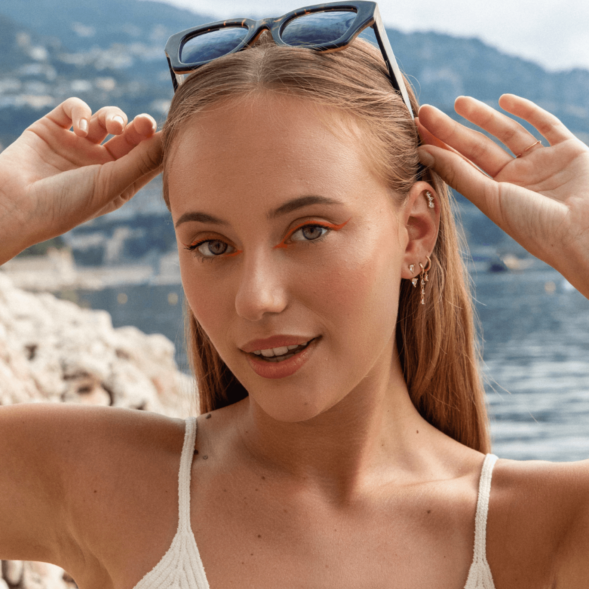 Pohesia – Großhandel Huggie-Ohrring – Zarzis Ohrstecker aus 925 Sterlingsilber mit 24-karätiger Vergoldung6