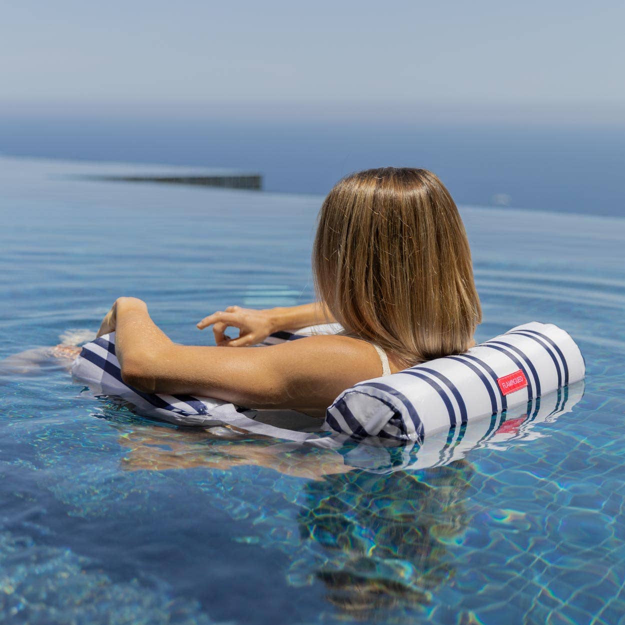 Flamingueo - Wholesale Beach Accessories - White inflatable floating armchair with blue stripes9