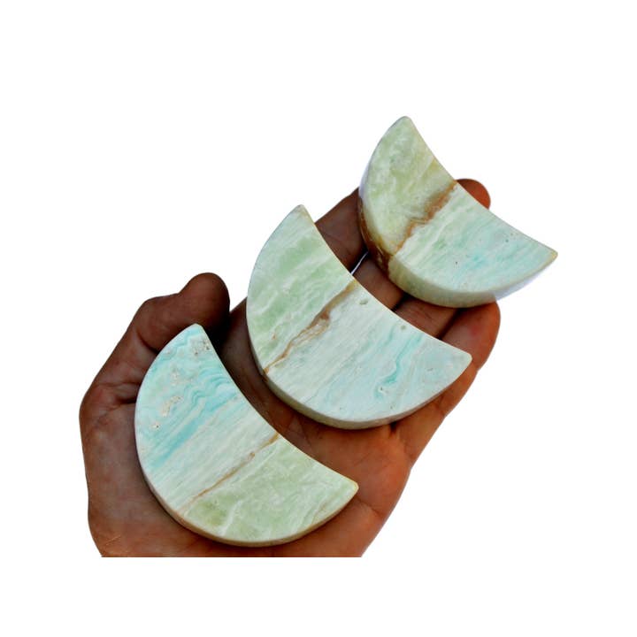 Kaia & Crystals – Engroshandel Spirituelle sten og krystaller – Caribisk Calcit Måne (65 mm)6