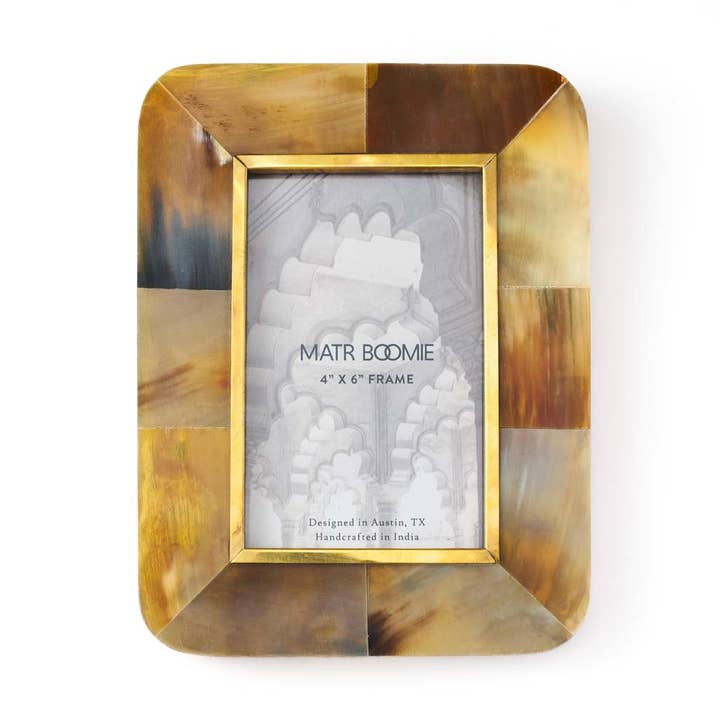 Matr Boomie Fair Trade - Wholesale Picture Frame - Kachhua 4x6 Rounded Picture Frame - Horn, Brass Inlay0