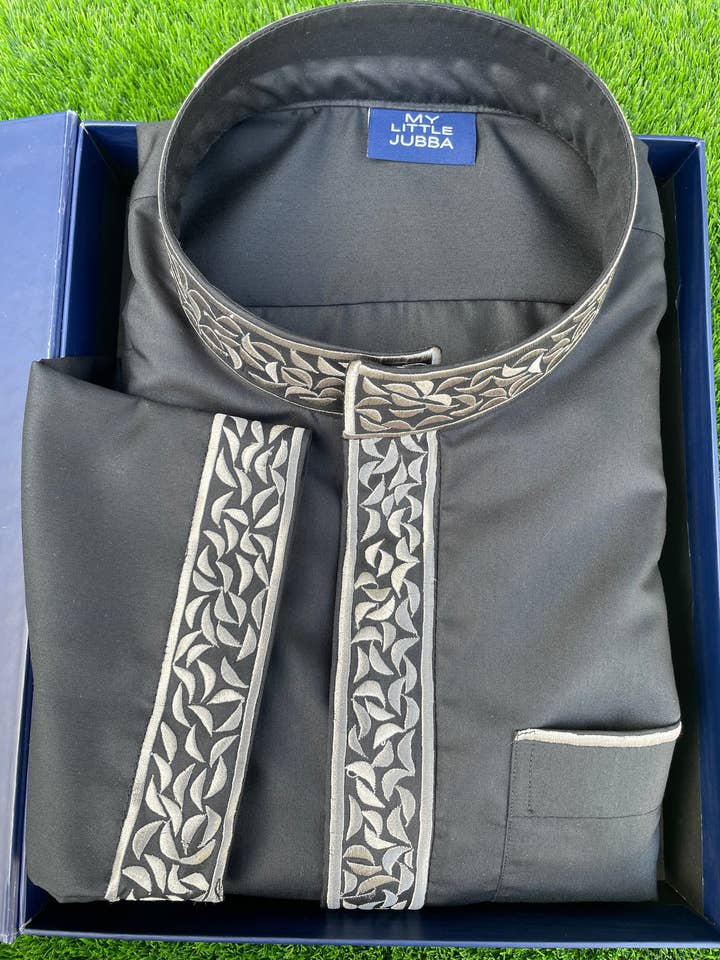 MY LITTLE JUBBA - Wholesale Kaftan - Women's - Mens Black Saudi Thobe with Silver Embroidery