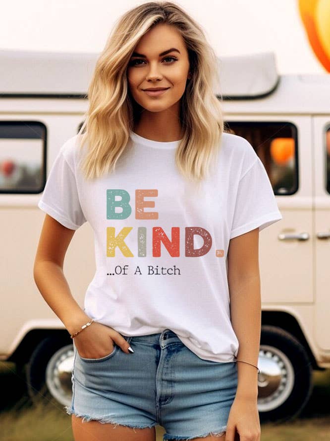 T-shirt unisexe à col rond Be Kind of A Bitch, PLUS pour la vente par Top Avenue