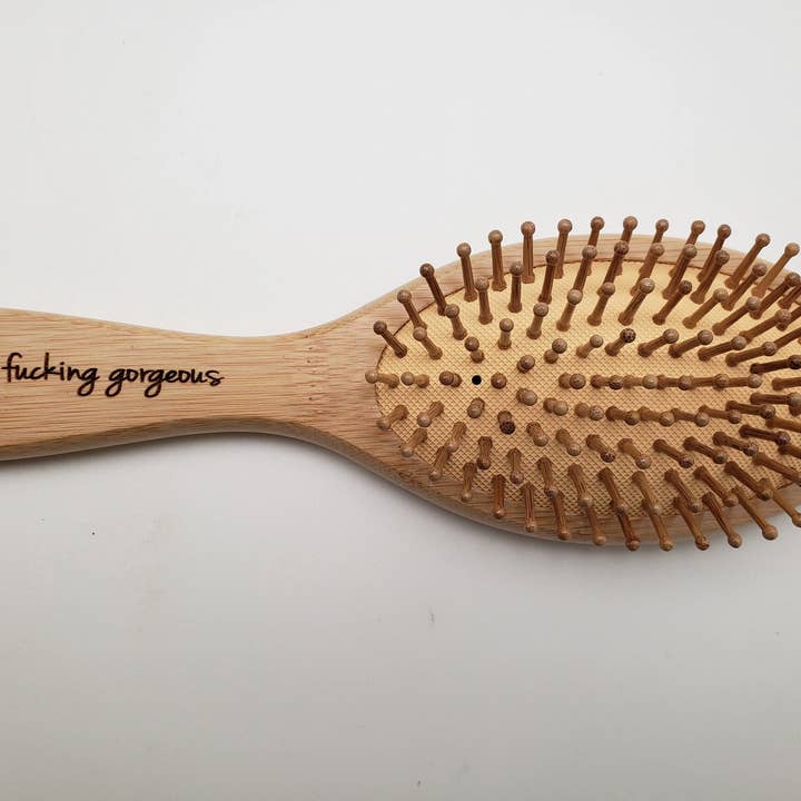 Pinceau personnalisé - Pinceau rond gravé pour la vente par Dirty Grove by Hazel Grove Customs