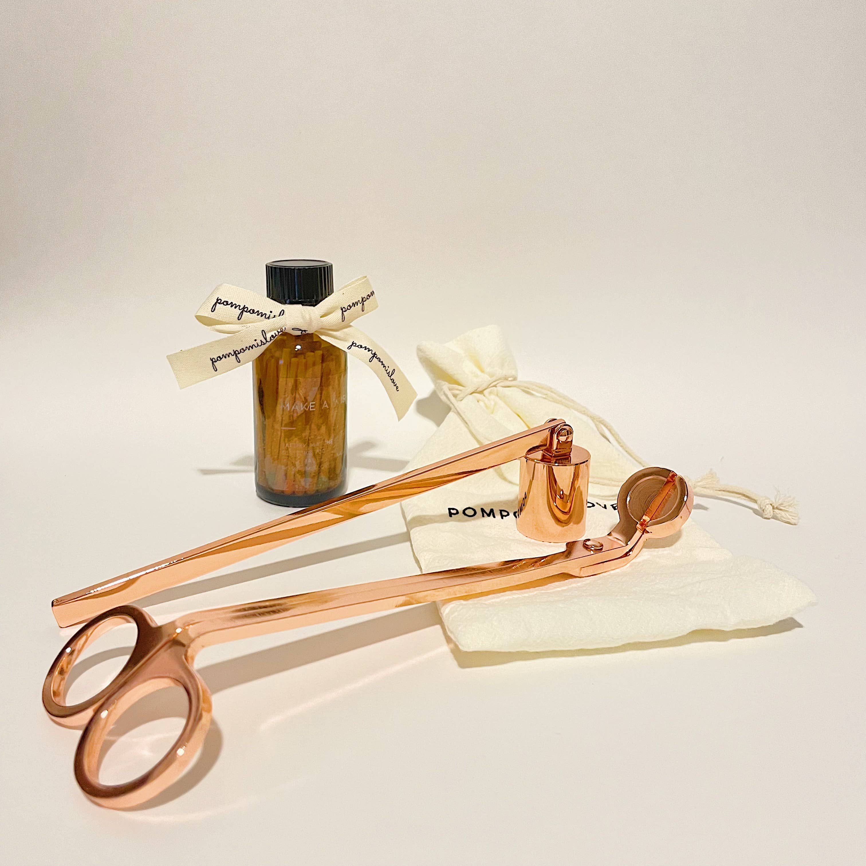 Studio Anarium – Großhandel Dochtschneider – Candle Care Kit – Dochtschneider und Kerzenlöscher5