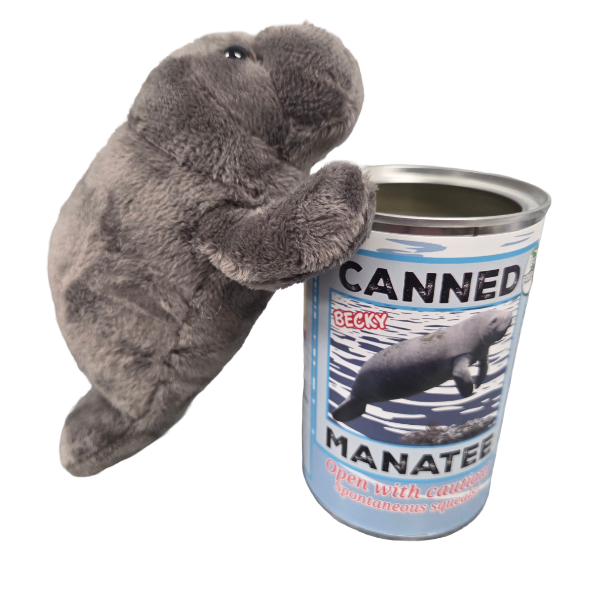 Canned Gifts - Vente Peluche – enfant et bébé - Becky le lamantin en conserve - Cadeau écologique et recyclé6