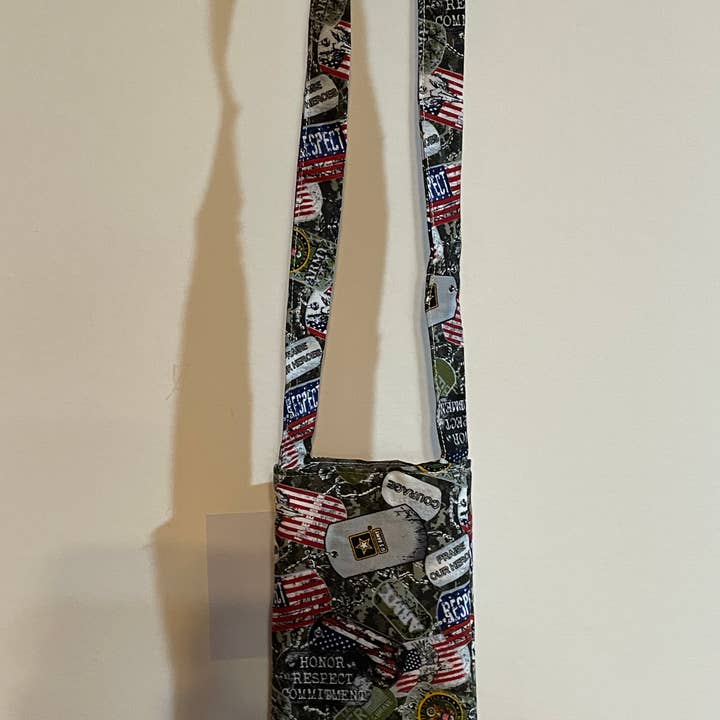 Portaobjetos cruzado-militar para venta al por mayor de Mama Cees Creations