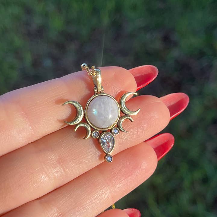 Flesh & Soul - Wholesale Pendant/Charm Necklace - FIVE MOONS MOONSTONE Necklace14