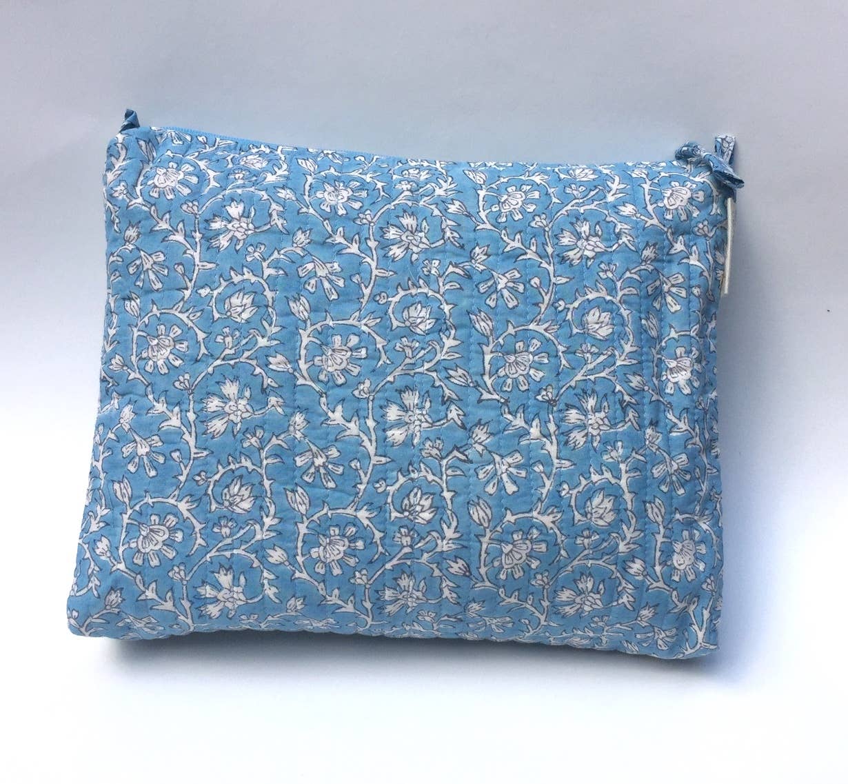 Mehera Shaw – wholesale Make-up/cosmetic bag – Cosmetics Bag - Compact - Quilted Hand Block Print Cotton10