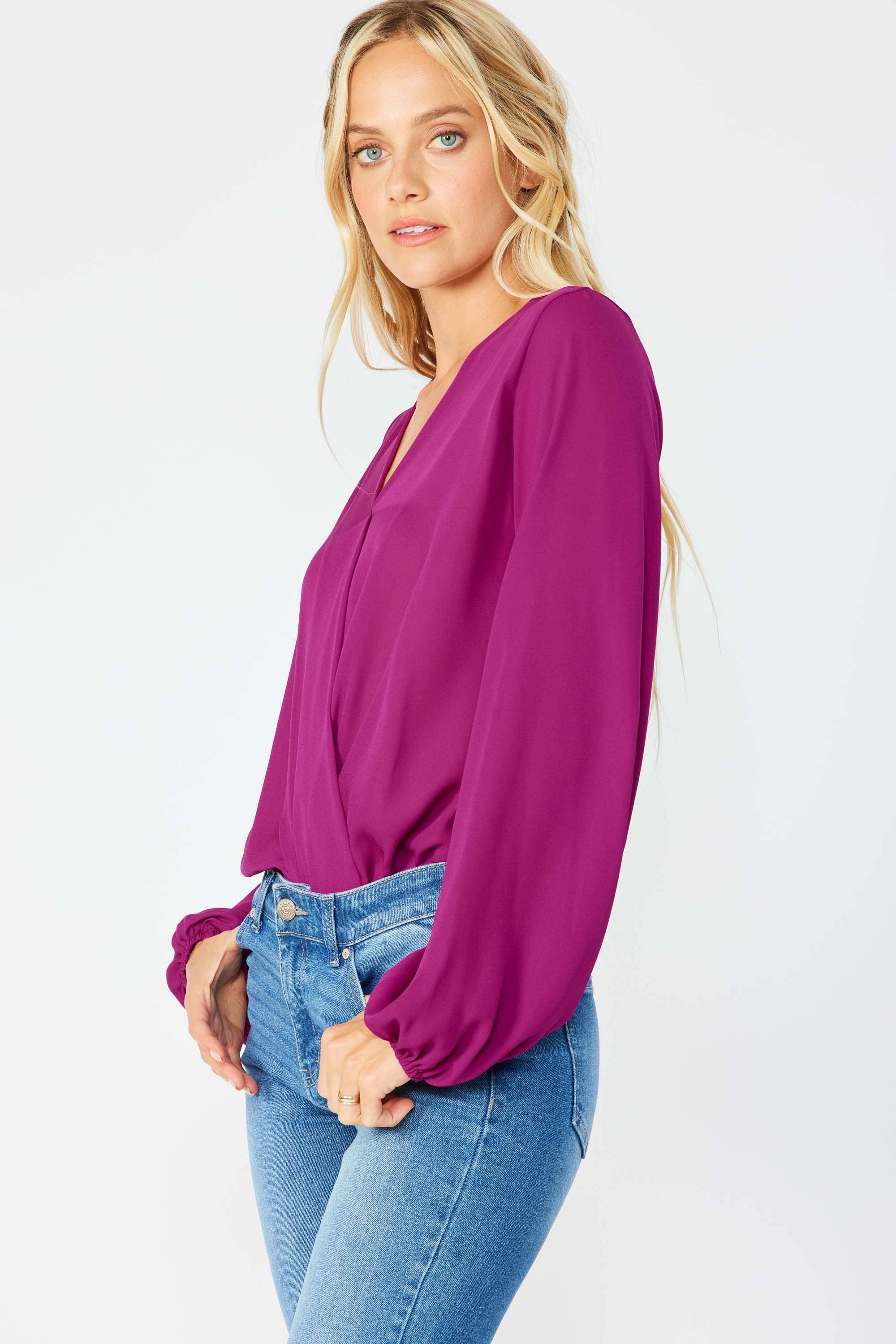 FSL Apparel - Venta al por mayor Blusa - Mujer - ST3474 - BODY TEJIDO CON CUELLO EN V Y MANGAS ABULLONADAS6