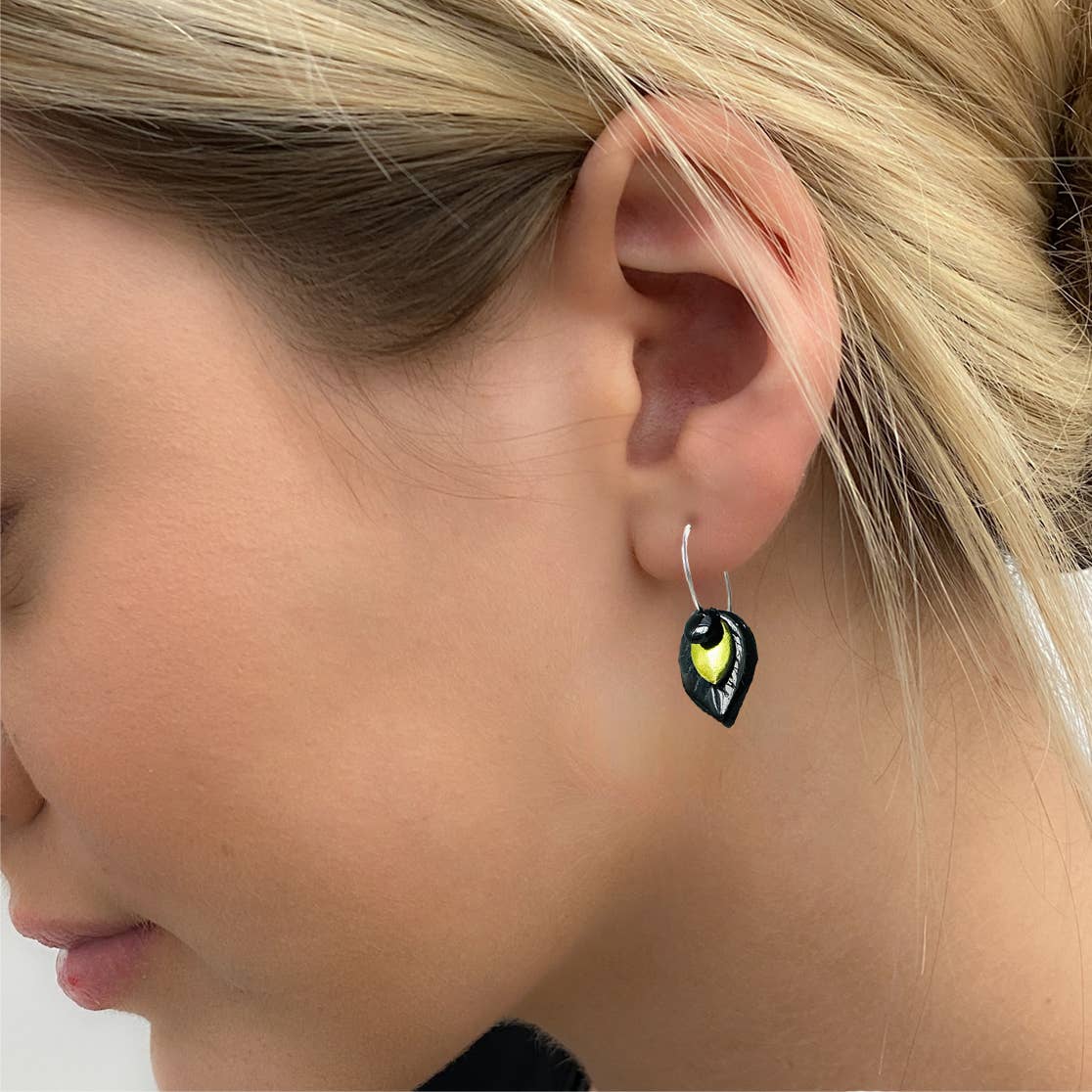 Conversations in Jewellery - Wholesale Dangle Earrings - Lfgl32  - Earrings come with 9 interchangeable colours. 1