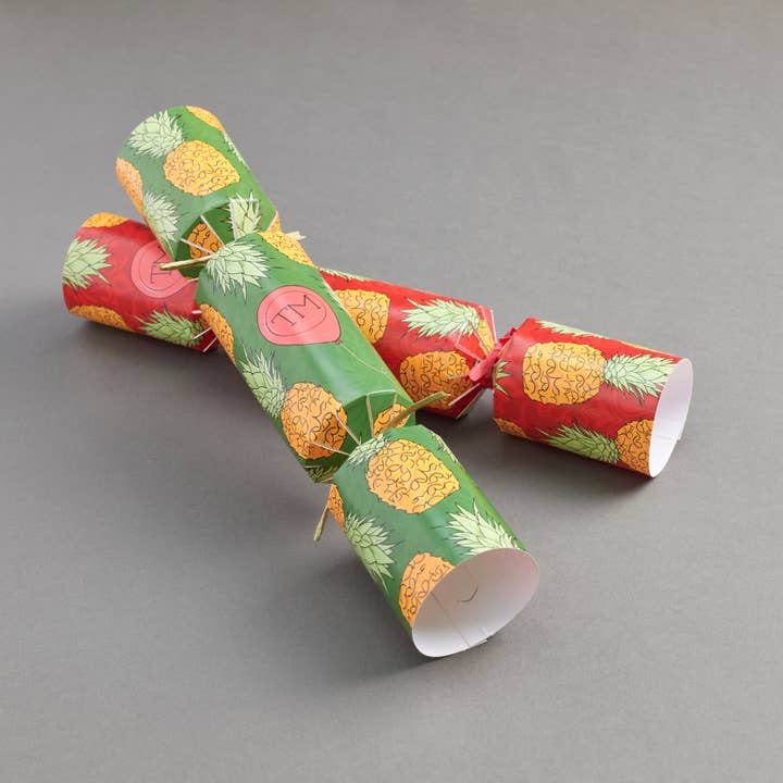 Puzzle Post Games – wholesale Decal – Party decorations – 6 Taskmaster Christmas Crackers, UK ONLY