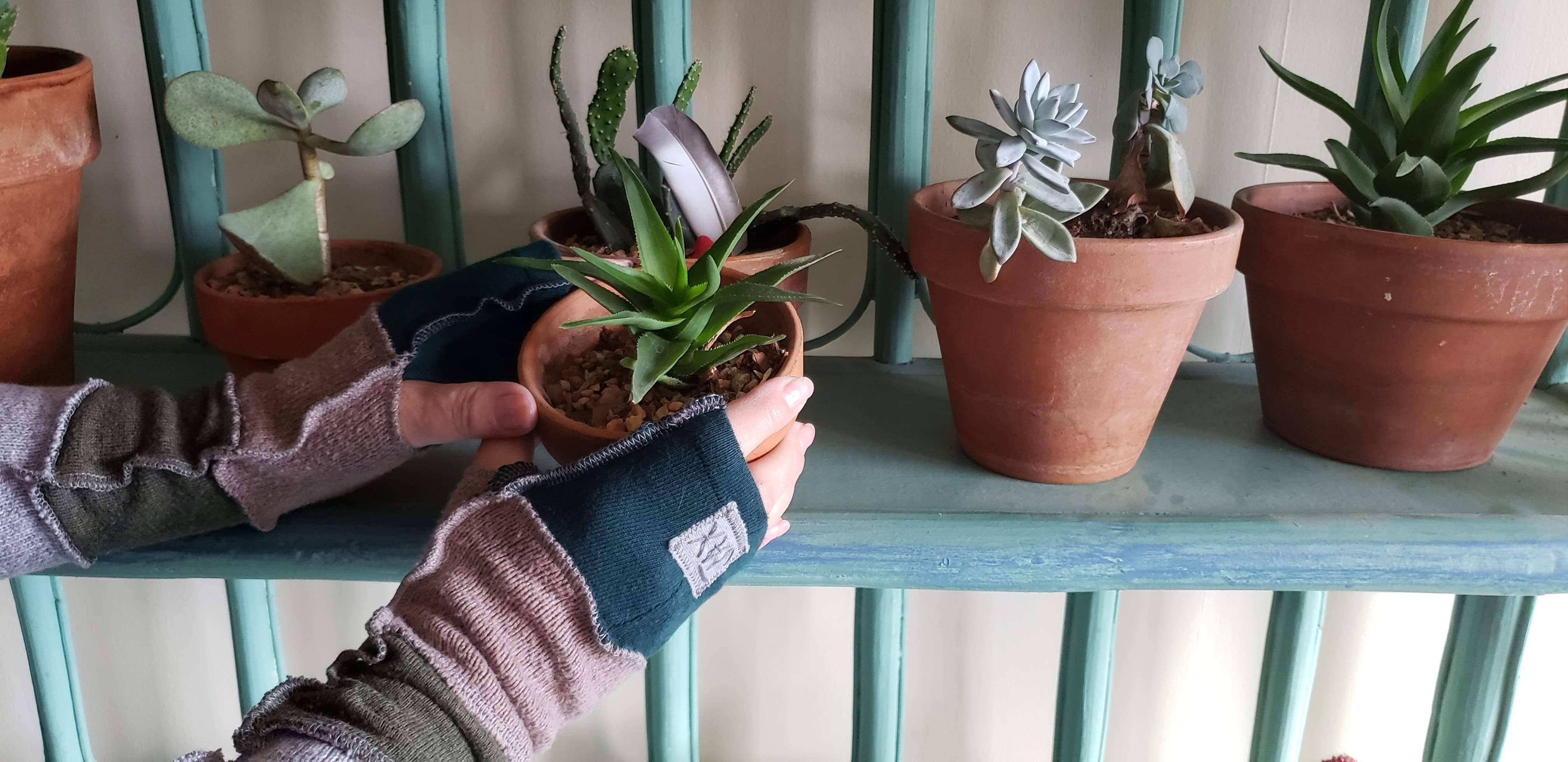 Jax Upcycled - Wholesale Gloves - Women's - Upcycled from Sweater STAFF FAVORITES Fingerless Glove12