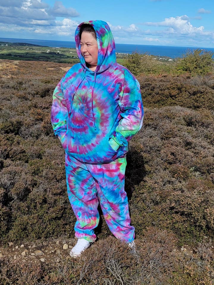 Hoodie Tie Dye Multicolor Tingido à Mão – Design Espiral Arrojado por atacado de VeEco Gifts